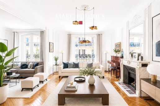 Appartement 7 pièces 226 m² · à Paris 16ème · 226 m² · 3 099 000 €
