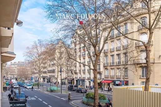 Local commercial 8 pièces 259 m² · à Paris 7ème · 259 m² · 7 200 000 €