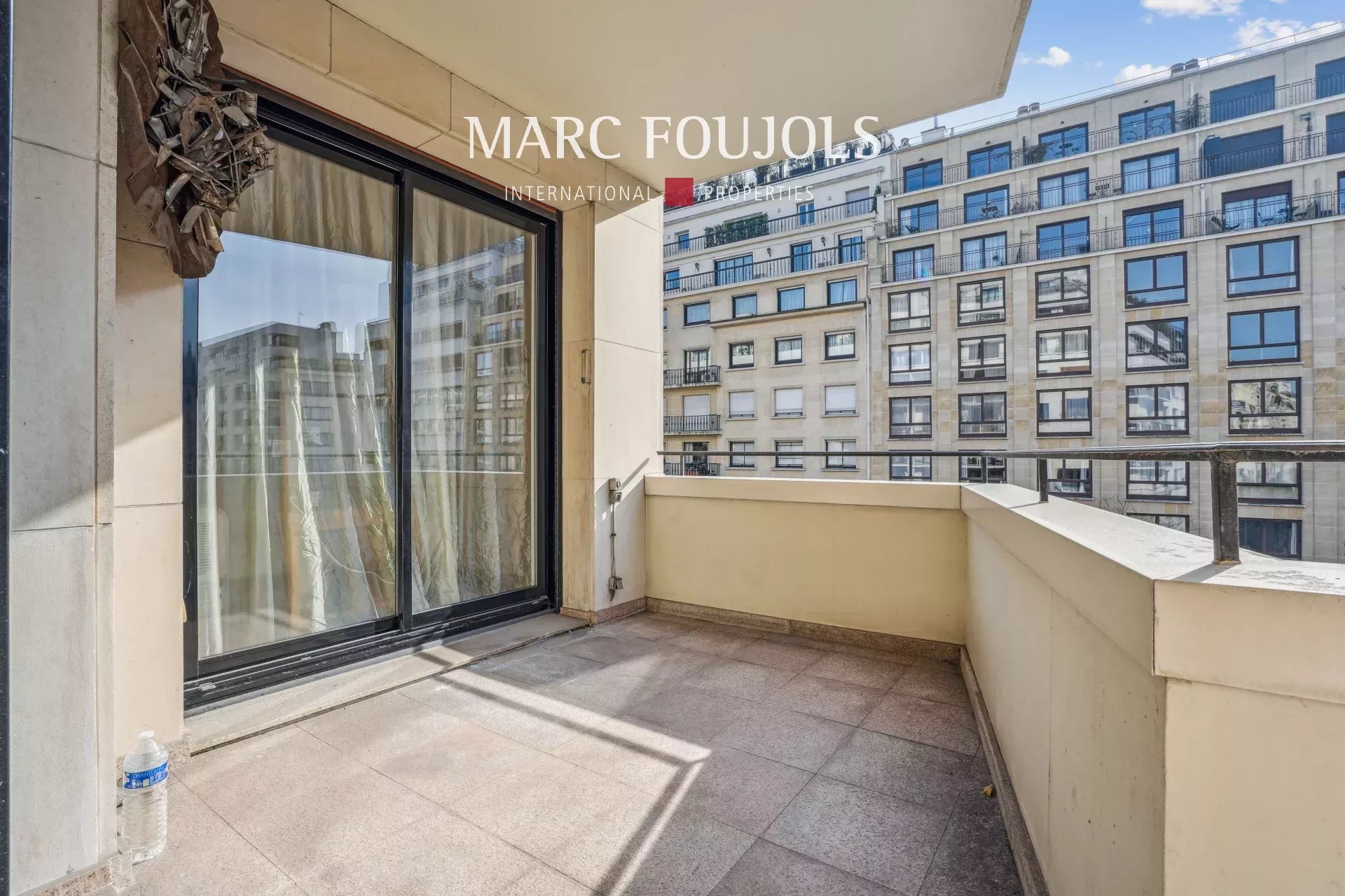 Appartement – Paris 16 - Vue 2