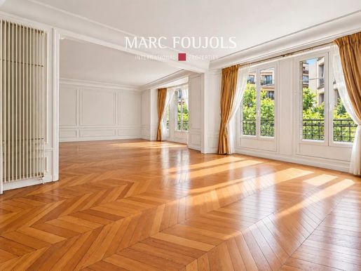 Appartement 7 pièces 182 m² · à Paris 16ème · 182 m² · 2 250 000 €