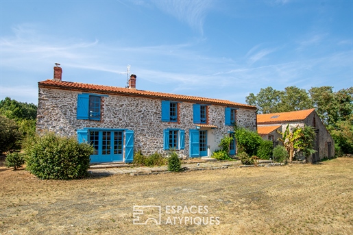 Maison 10 pièces 252 m² · à Beaulieu-sous-la-Roche · 252 m² · 590 000 €