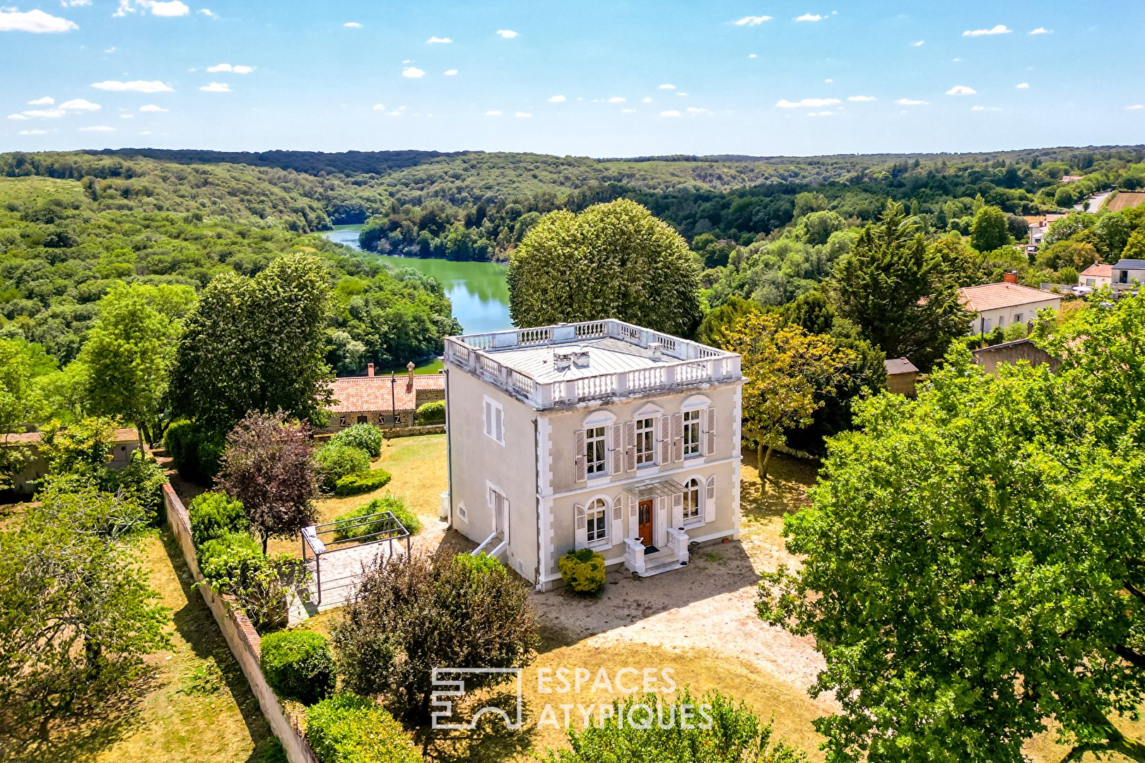 Maison à vendre, 201m², Mervent