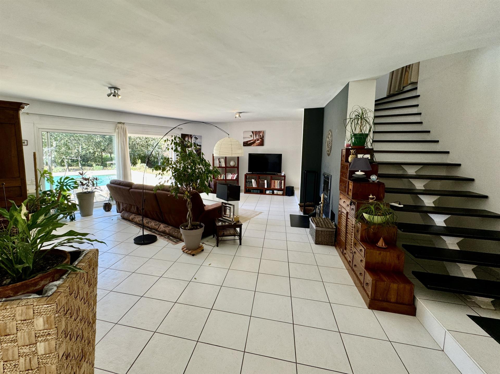 Maison à vendre, 290m², Uchaux