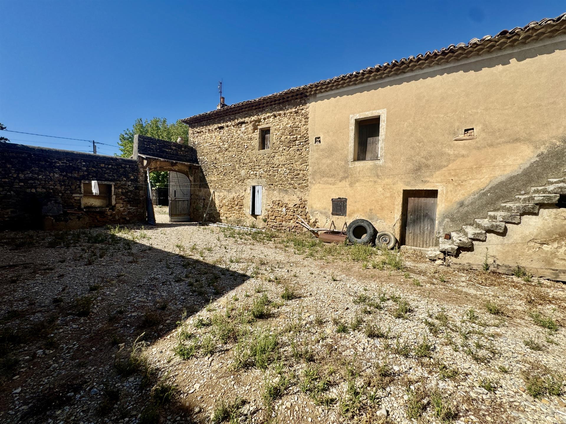 Maison à vendre, 232m², Sainte-Cécile-les-Vignes