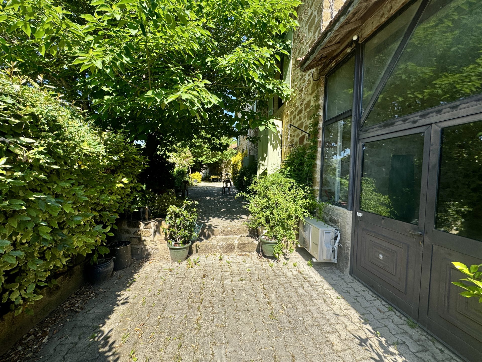 Maison à vendre, 356m², Travaillan