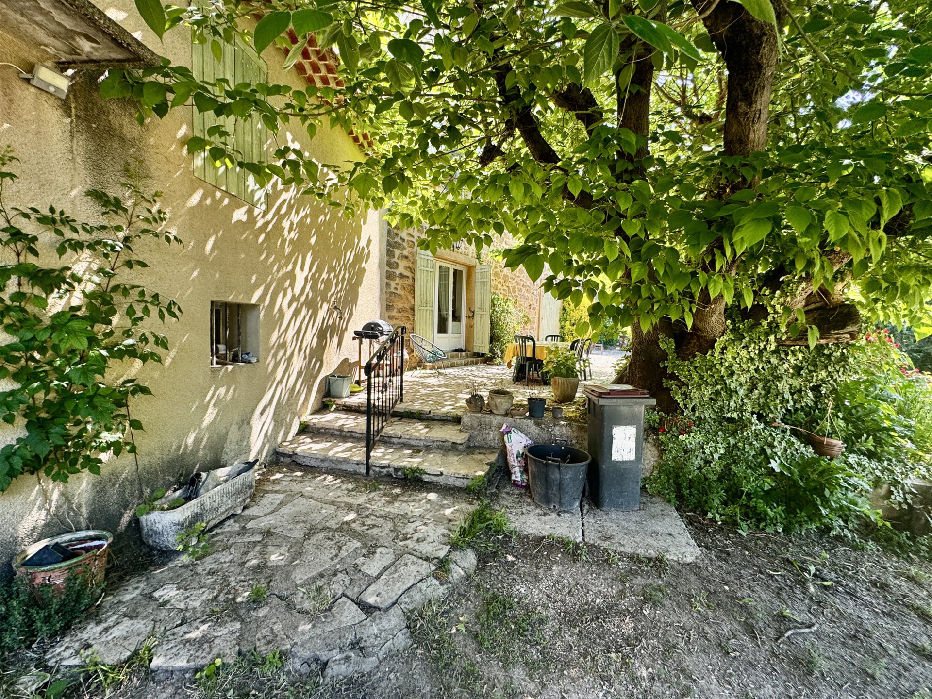 Maison à vendre, 356m², Travaillan