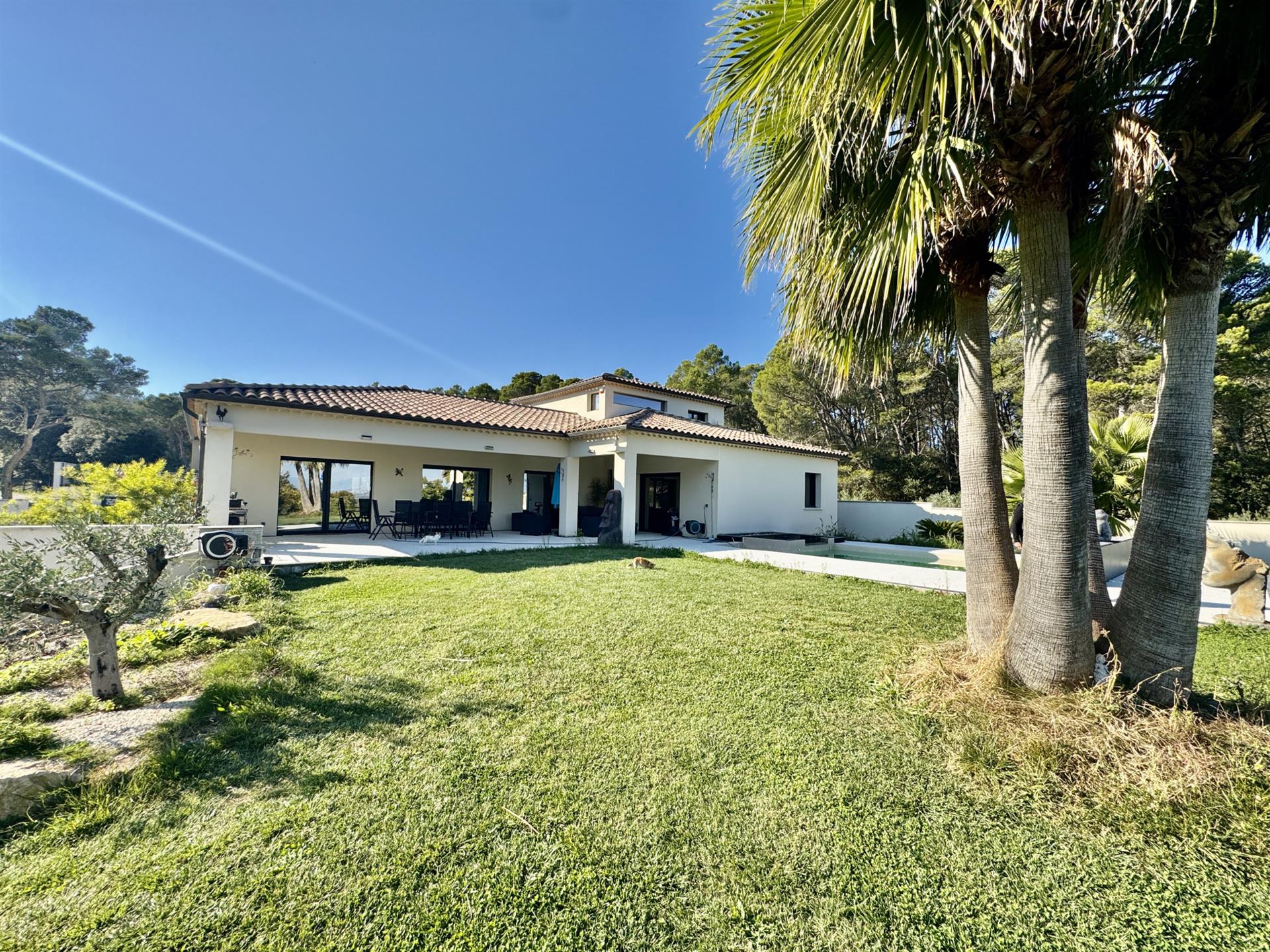 Maison à vendre, 203m², Sainte-Cécile-les-Vignes