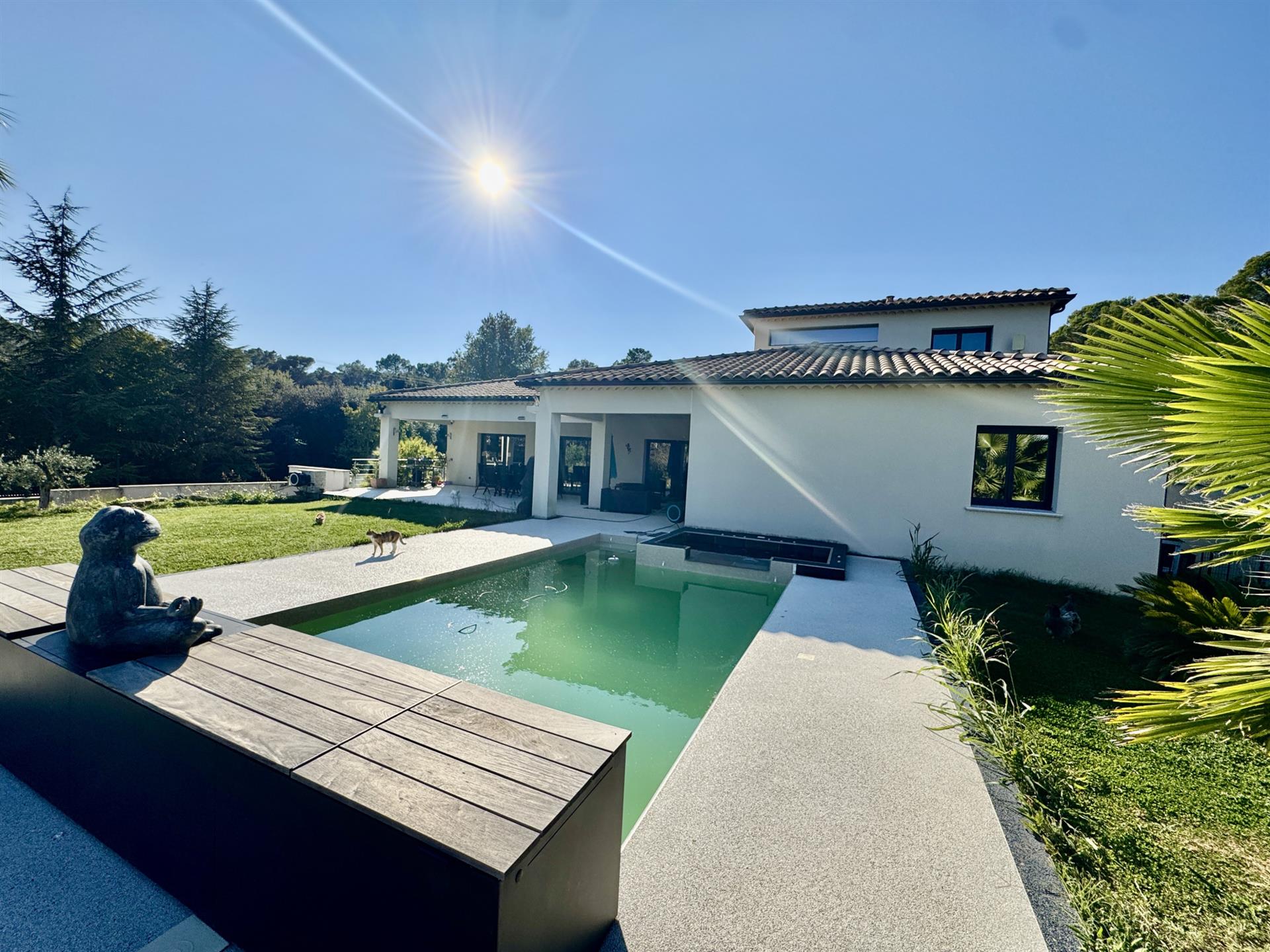 Maison à vendre, 203m², Sainte-Cécile-les-Vignes