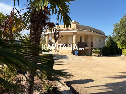 Advert pic 0