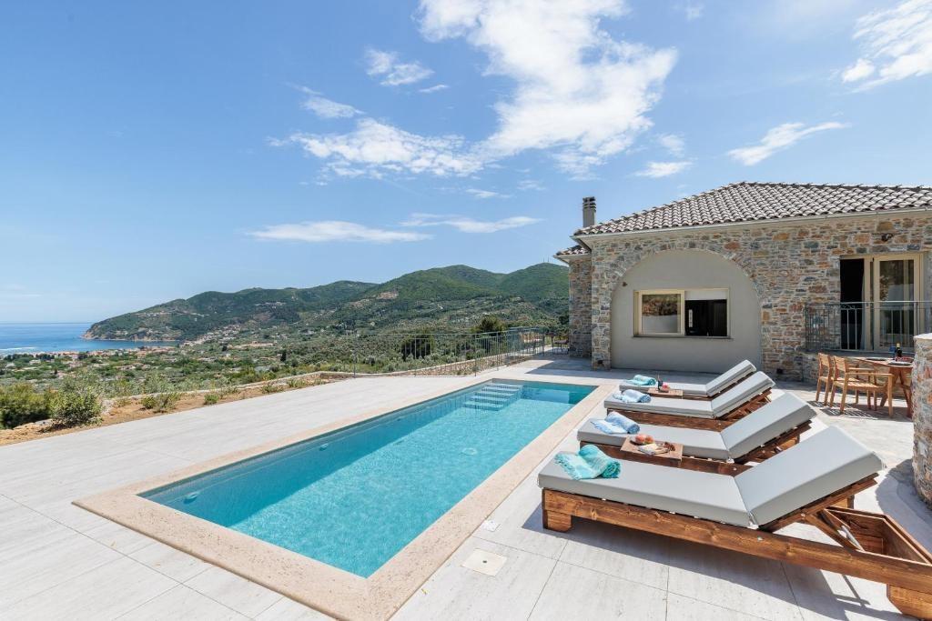 (For Sale) Residential Residence complex || Magnisia/Sporades-Skopelos - 160 Sq.m, 4 Bedrooms, 900.0