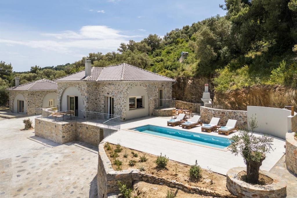 (For Sale) Residential Residence complex || Magnisia/Sporades-Skopelos - 160 Sq.m, 4 Bedrooms, 900.0