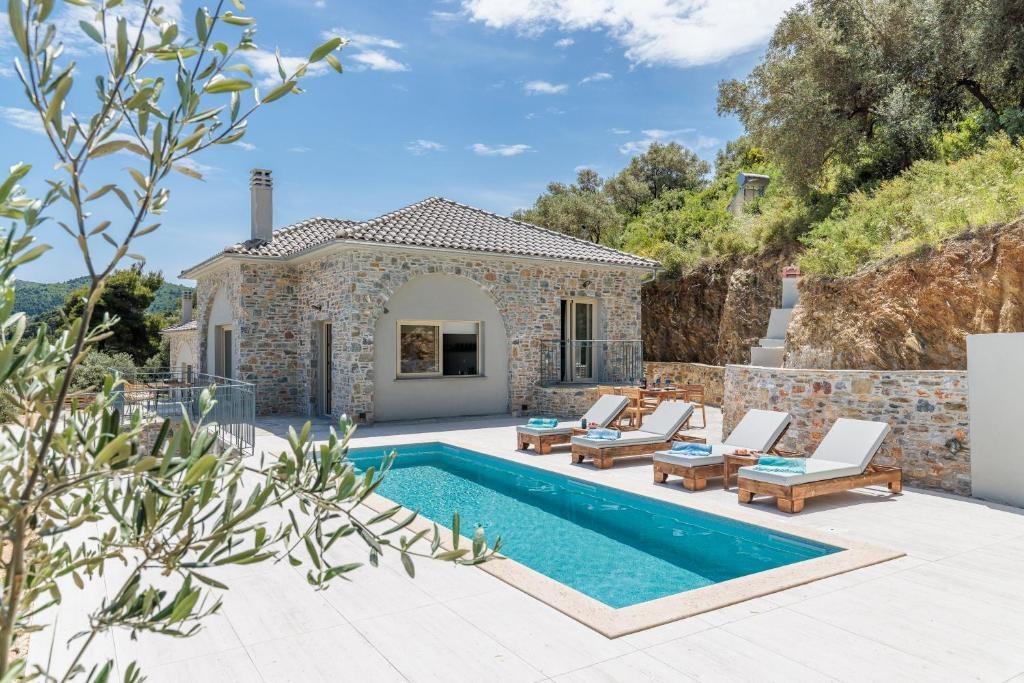 (For Sale) Residential Residence complex || Magnisia/Sporades-Skopelos - 160 Sq.m, 4 Bedrooms, 900.0