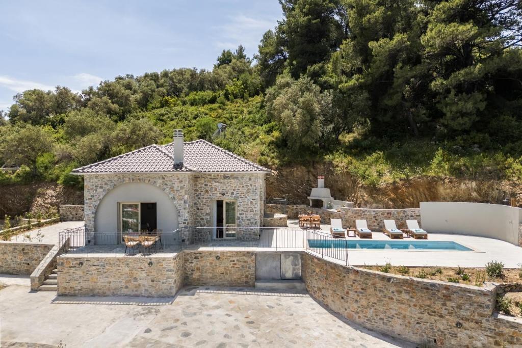 (For Sale) Residential Residence complex || Magnisia/Sporades-Skopelos - 160 Sq.m, 4 Bedrooms, 900.0