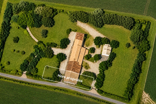 Terrain 12 pièces 439 m² · à Saint-Jean-de-Liversay · 439 m² · 449 900 €