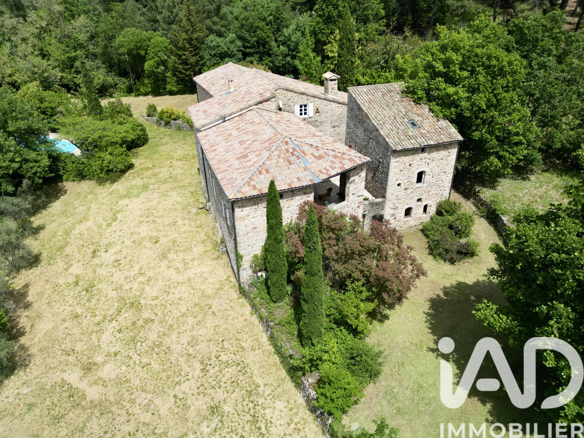 Maison à vendre, 404m², Ailhon