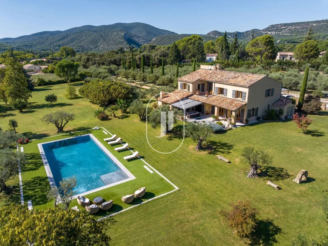 Maison à vendre, 297m², Lourmarin