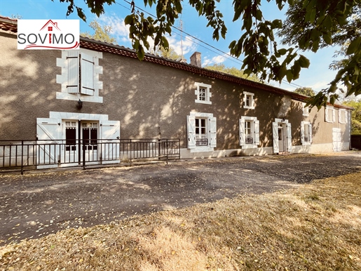 Maison 6 pièces 197 m² · à Confolens · 197 m² · 132 000 €