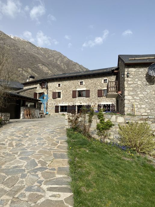 Maison 11 pièces 284 m² · à Porta · 284 m² · 778 000 €