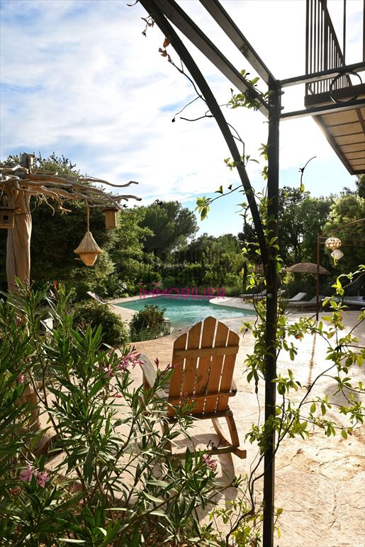 Maison 8 pièces 200 m² · à Bédoin · 200 m² · 1 260 000 €