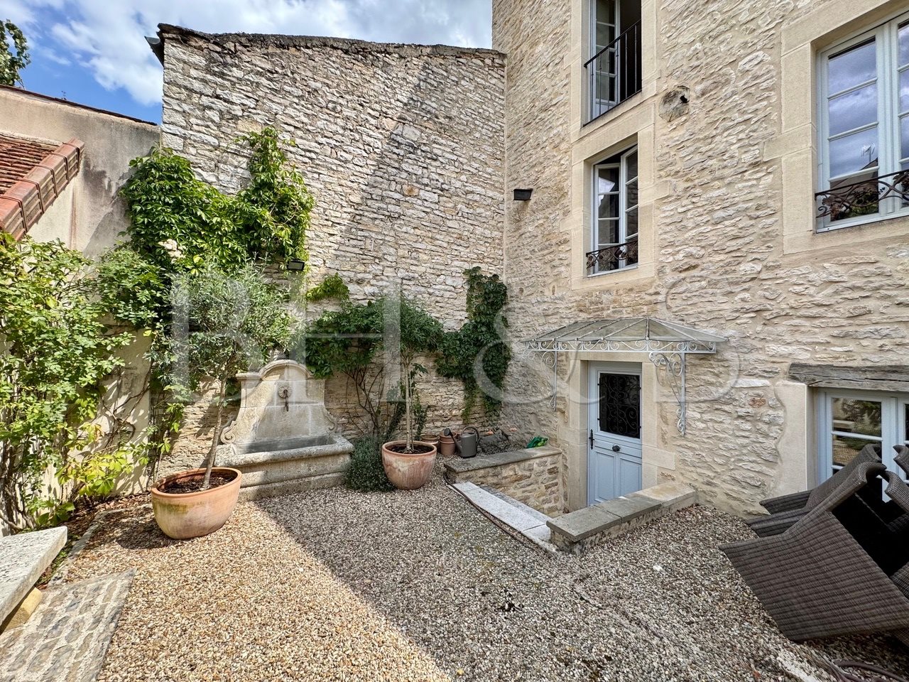 Maison 8 pièces 138 m² · à Meursault · 138 m² · 785 200 €