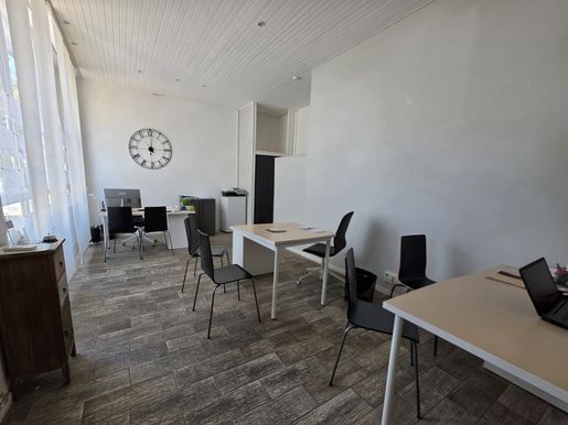 Local commercial 60 m² · à Vitrolles · 60 m² · 11 000 €