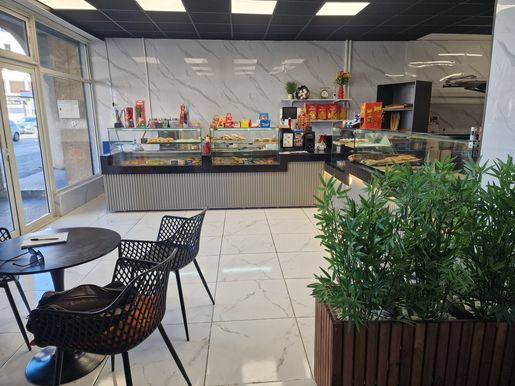 Local commercial 98 m² · à Vitrolles · 98 m² · 170 000 €