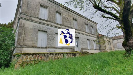 Maison 11 pièces 441 m² · à Genté · 441 m² · 336 000 €