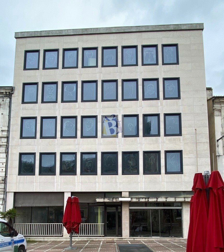 Maison à vendre, 1055m², Angoulême