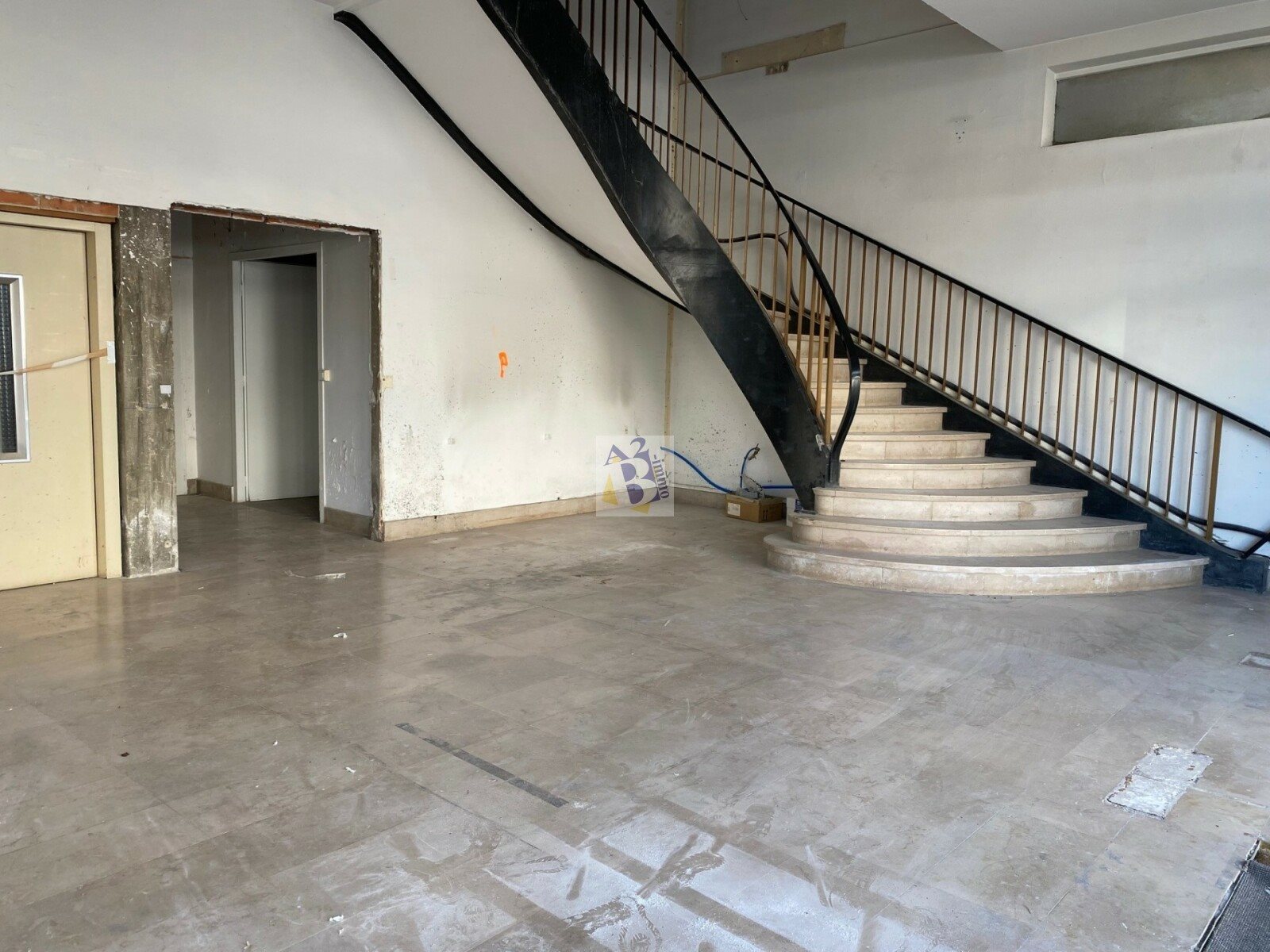 Maison à vendre, 1055m², Angoulême