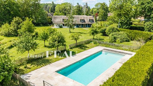 Maison 12 pièces 480 m² · à Montfort-l'Amaury · 480 m² · 2 360 000 €