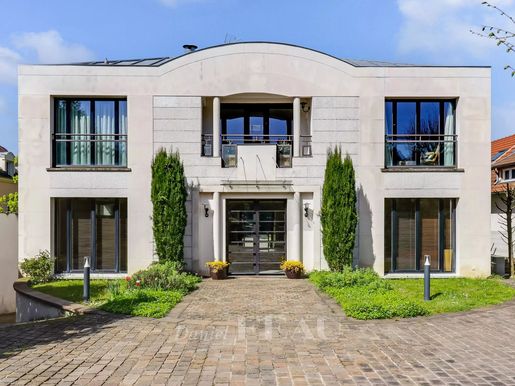 Maison 14 pièces 494 m² · à Le Chesnay-Rocquencourt · 494 m² · 2 950 000 €