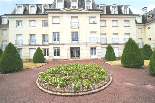 Appartement 6 pièces 214 m² · à Versailles · 214 m² · 1 040 000 €