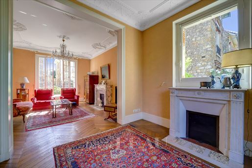 Maison 10 pièces 275 m² · à Versailles · 275 m² · 1 950 000 €