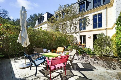 Maison 6 pièces 164 m² · à Versailles · 164 m² · 1 635 000 €