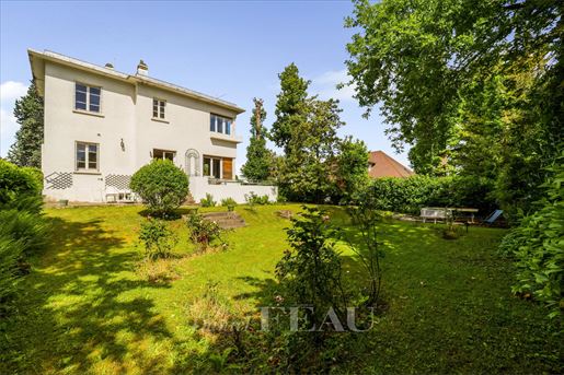 Maison 6 pièces 151 m² · à La Celle-Saint-Cloud · 151 m² · 895 000 €