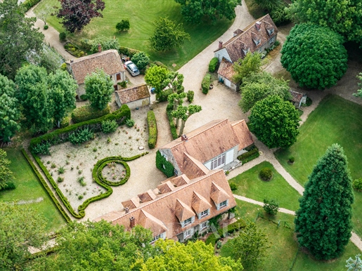 Maison 17 pièces 575 m² · à Montfort-l'Amaury · 575 m² · 2 490 000 €