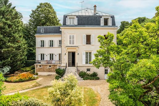 Maison 14 pièces 502 m² · à Versailles · 502 m² · 3 900 000 €