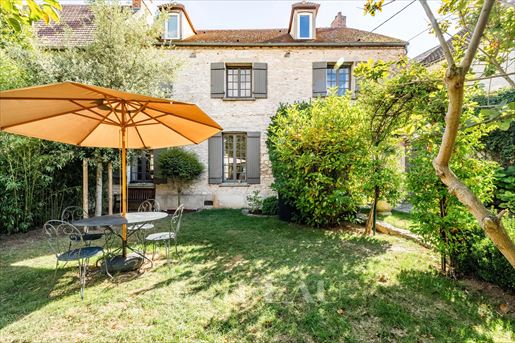 Maison 7 pièces 187 m² · à Thoiry · 187 m² · 880 000 €
