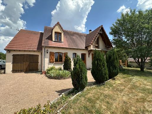 5 pièces 110 m² · à Teigny · 110 m² · 160 000 €