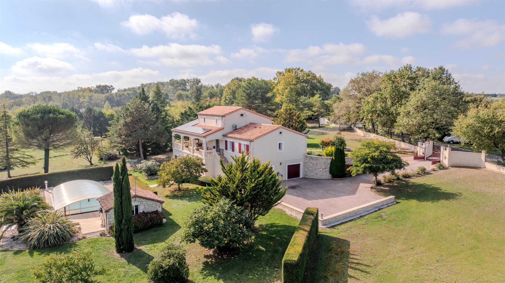 Maison à vendre, 176m², Hautefage-la-Tour