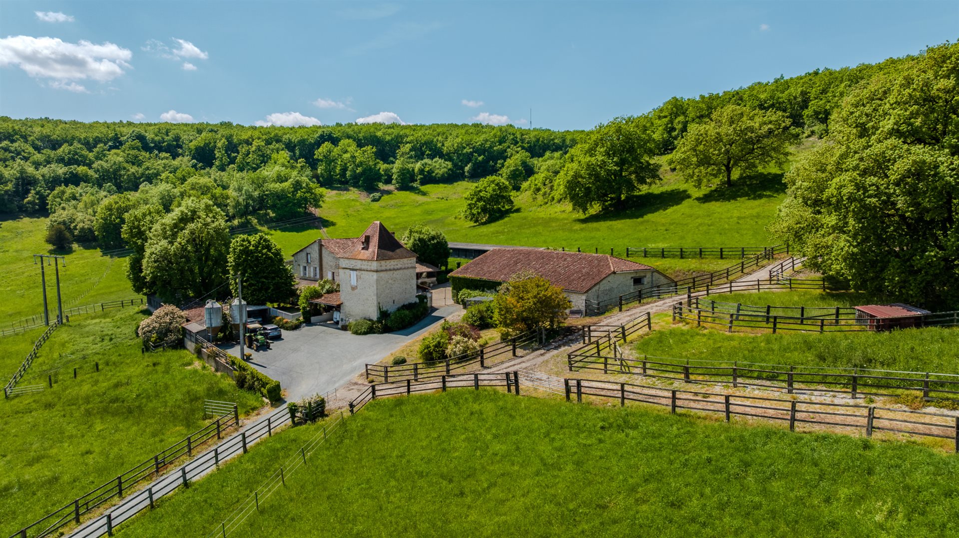 Maison à vendre, 240m², Sainte-Colombe-de-Villeneuve