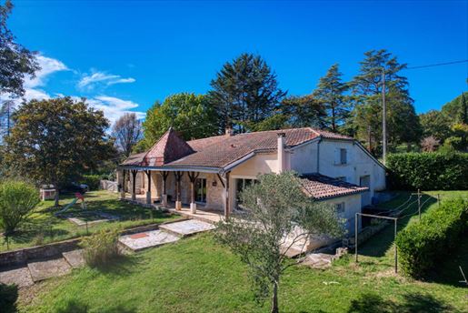 Maison 6 pièces 176 m² · à Villeneuve-sur-Lot · 176 m² · 367 900 €