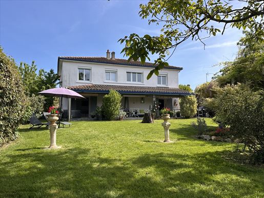 Maison 6 pièces 100 m² · à Lauzun · 100 m² · 250 000 €