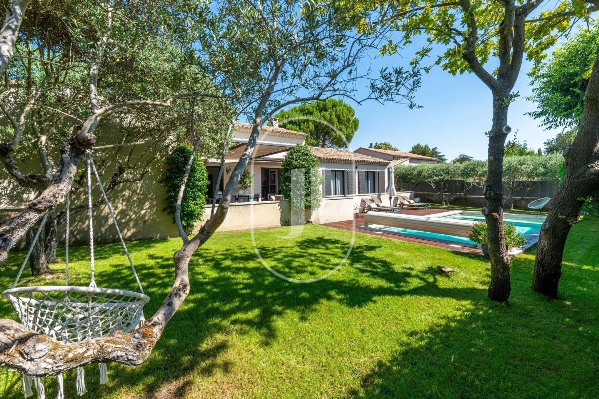 Maison à vendre, 204m², Eygalières