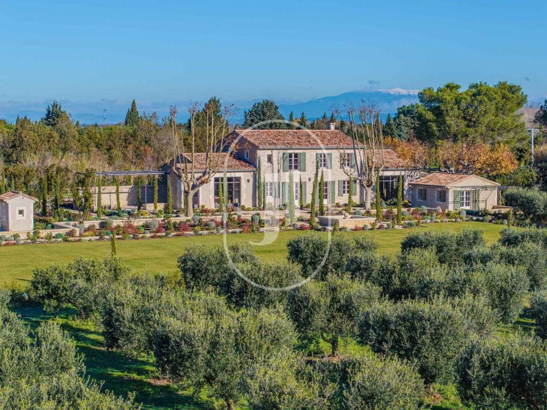 Maison à vendre, 350m², Eygalières