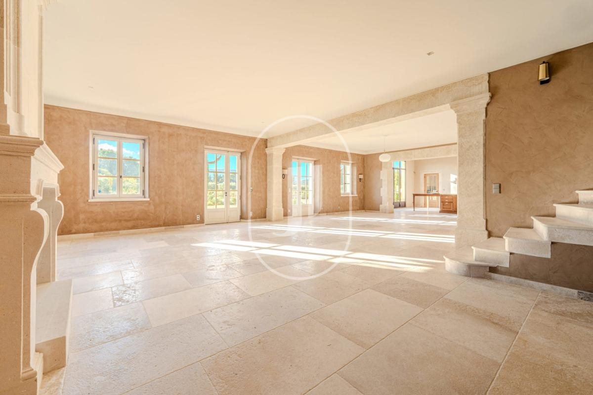 Maison à vendre, 350m², Eygalières