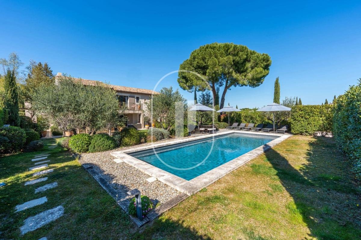 Maison à vendre, 250m², Eygalières