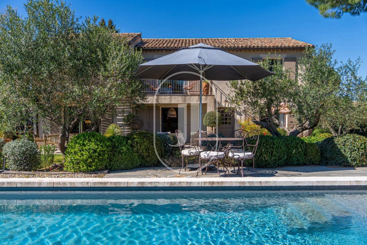 Maison à vendre, 250m², Eygalières