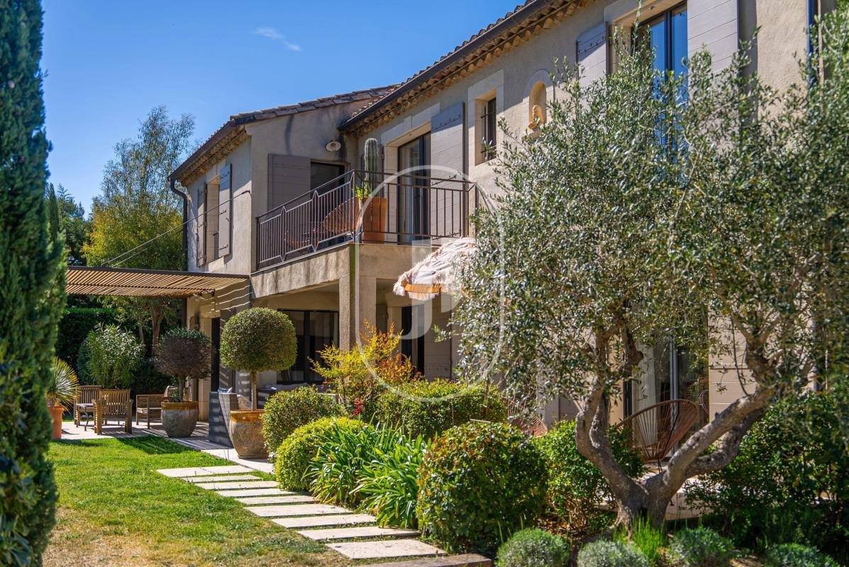 Maison à vendre, 250m², Eygalières