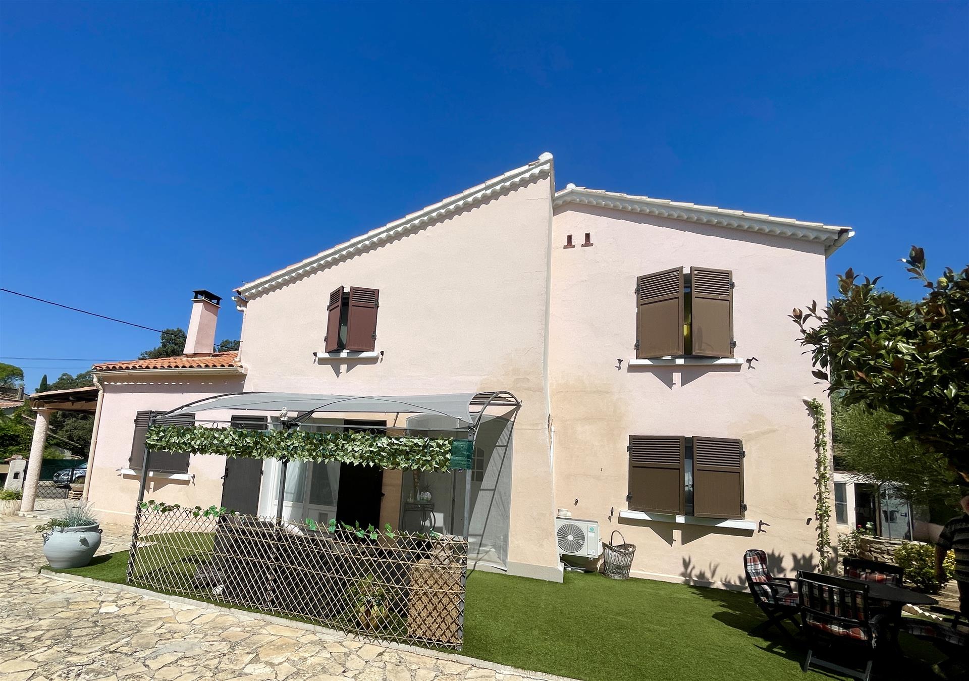 Maison à vendre, 145m², Carcès